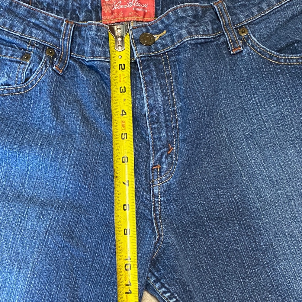 Y2K Levi's Misses Size 14 Denim Capris in Dark Blue Retro Casual - Picture 8 of 14